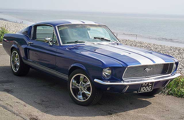 Mustang em estrada